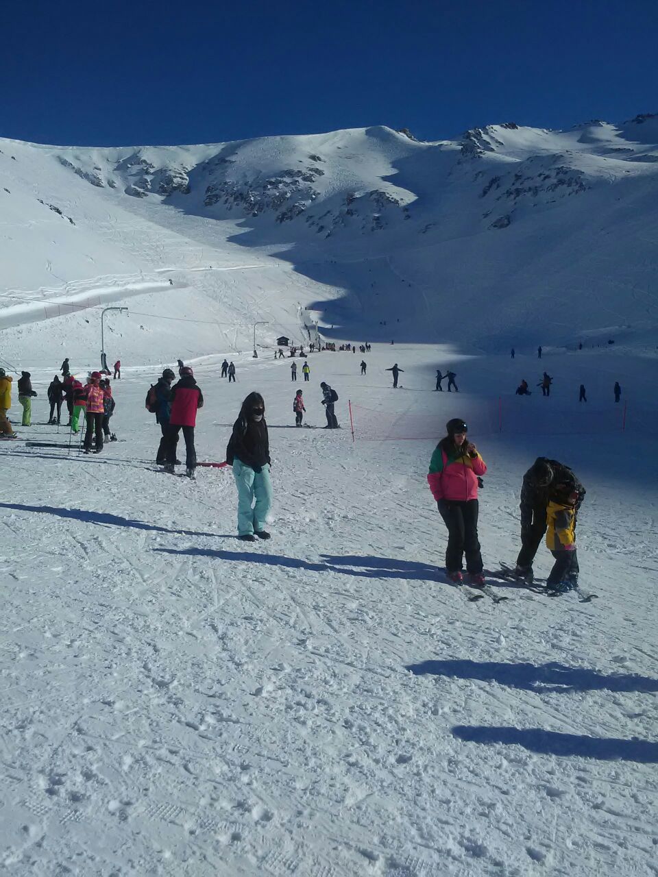 Más de 3 mil esquiadores y un fin de semana a pleno en “La Hoya”