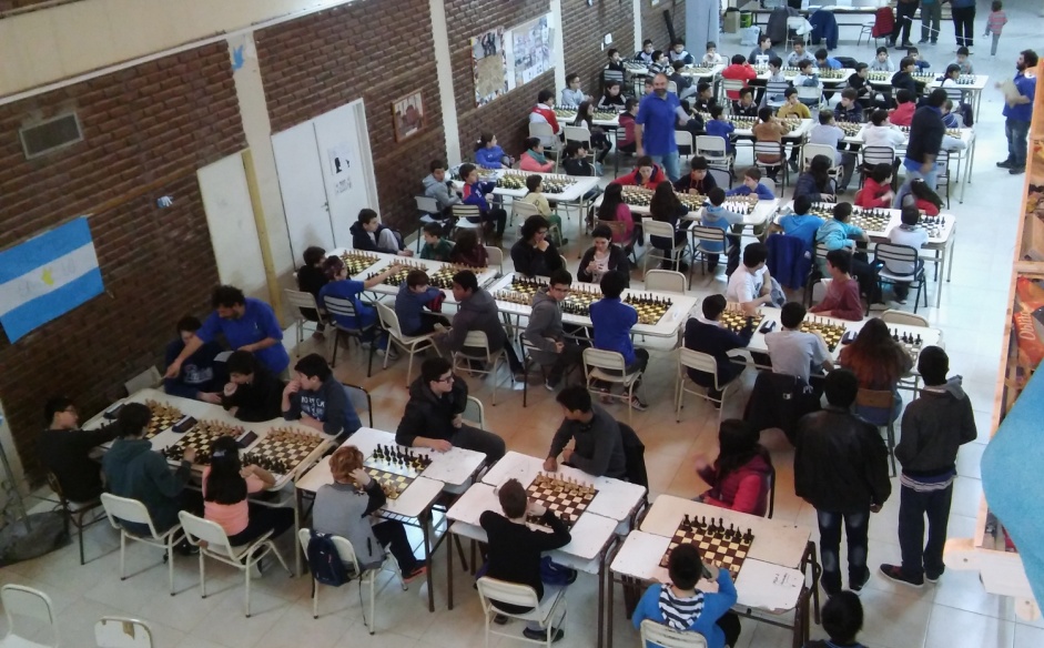 Con un centenar de participantes, se realizó en Madryn el Torneo Interescolar de Ajedrez