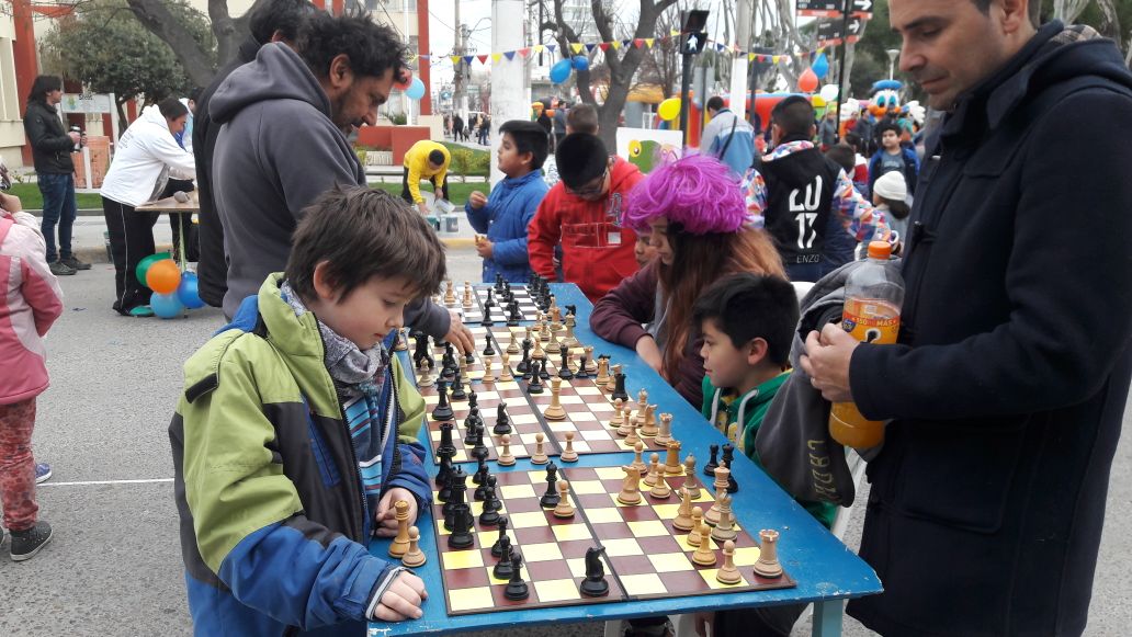 Miles de niños en el Madryn juega 2017