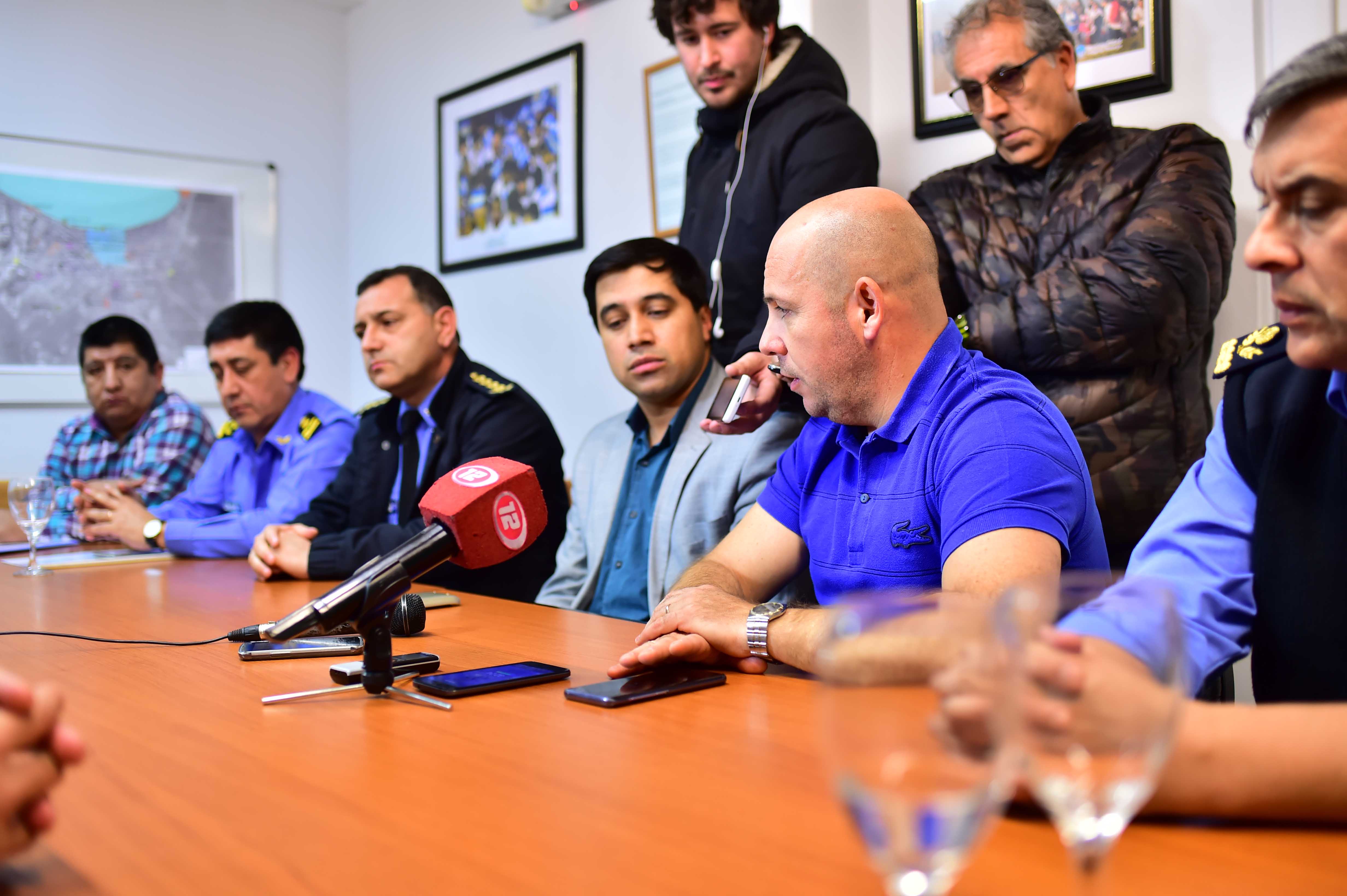 Allanamientos en Madryn: Durán, Sastre y Avilés encabezaron conferencia