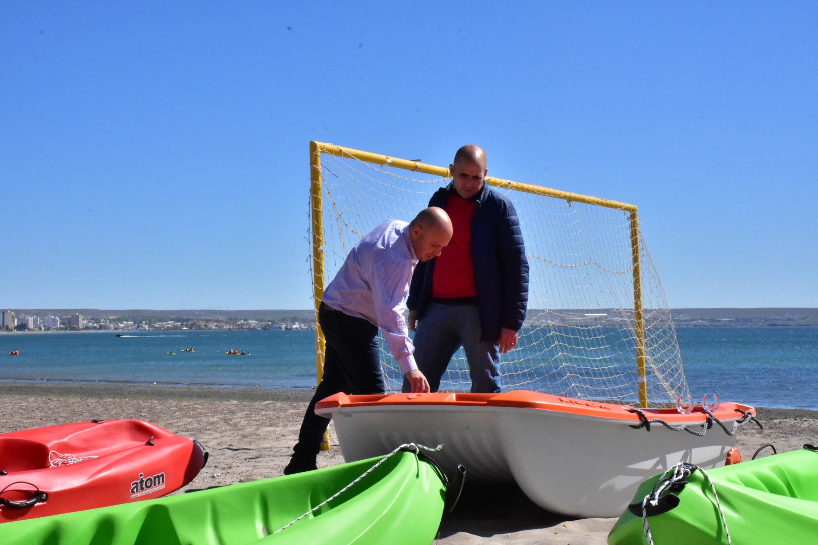 Nuevo equipamiento a la escuela náutica municipal “el potrero es el mar”