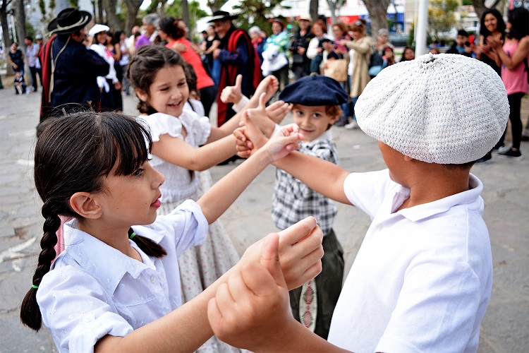 Celebraron el “Día de la tradición” en la plaza San Martín