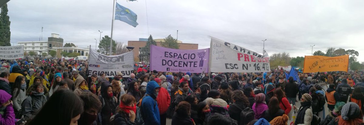 Arcioni se hace el distraido a los reclamos de los trabajadores