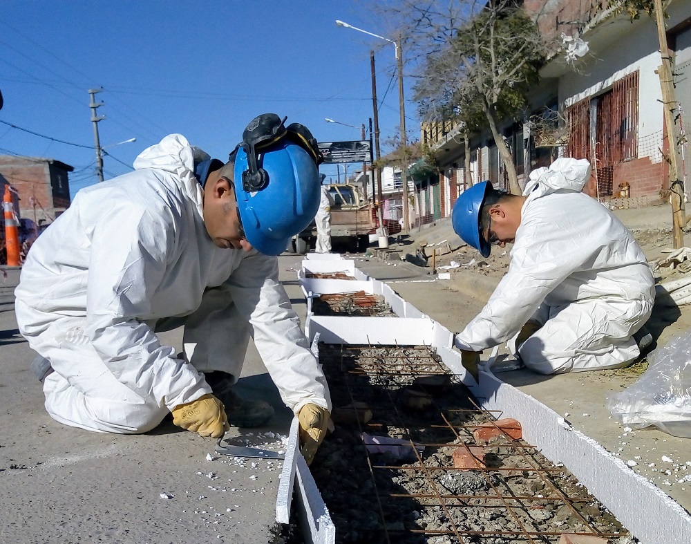 Reparación de vereda, cordón cuneta y cinta asfáltica