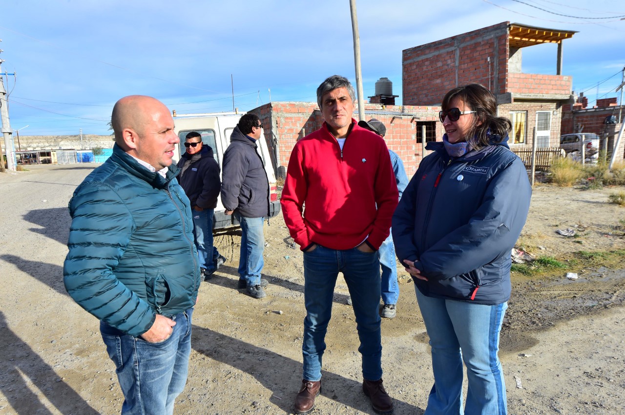 Comenzaron las obras de las redes de energía del Barrio Progreso en Madryn