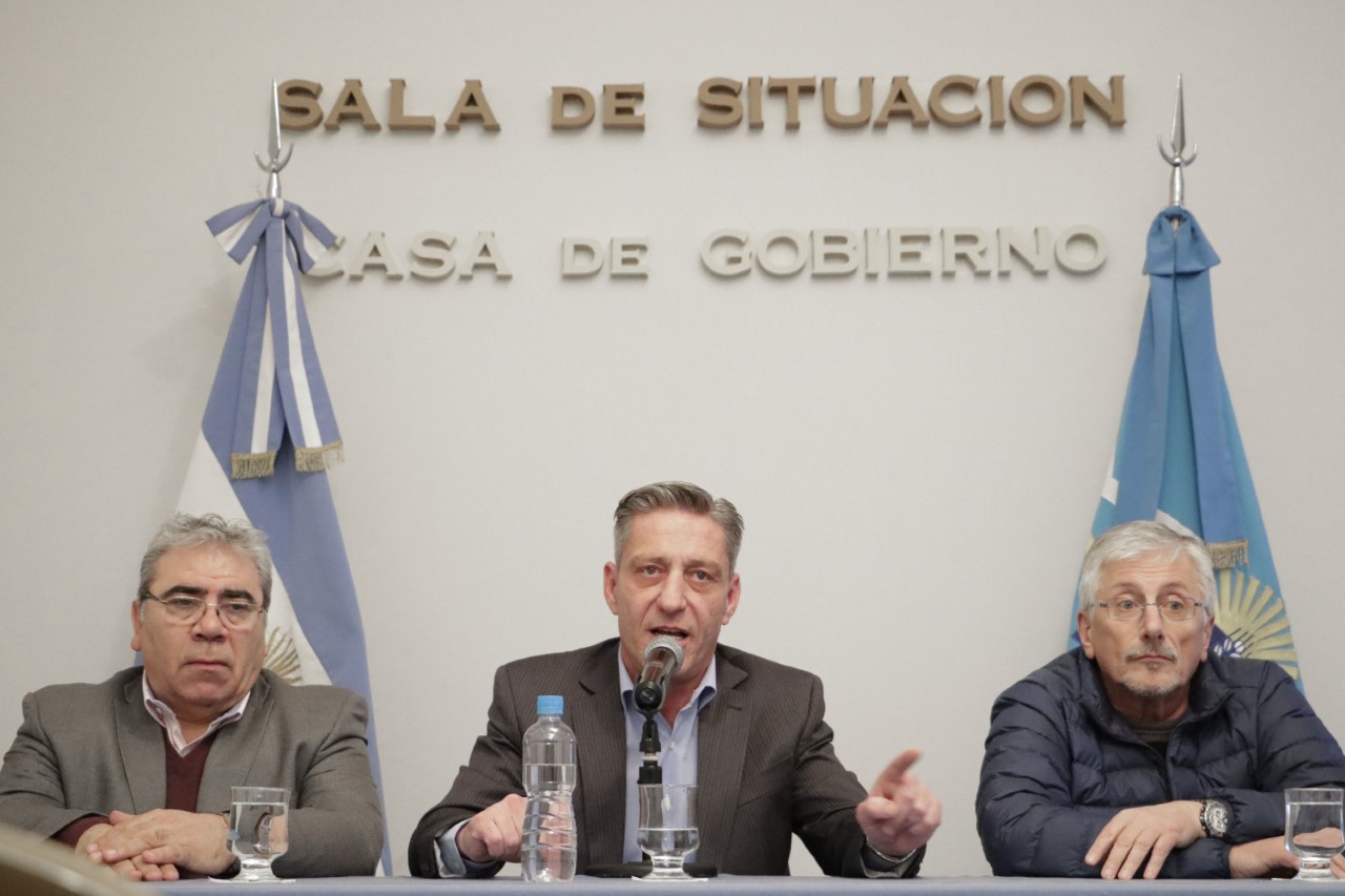 Arcioni convocó para esta tarde a los gremios docentes a una nueva negociación paritaria