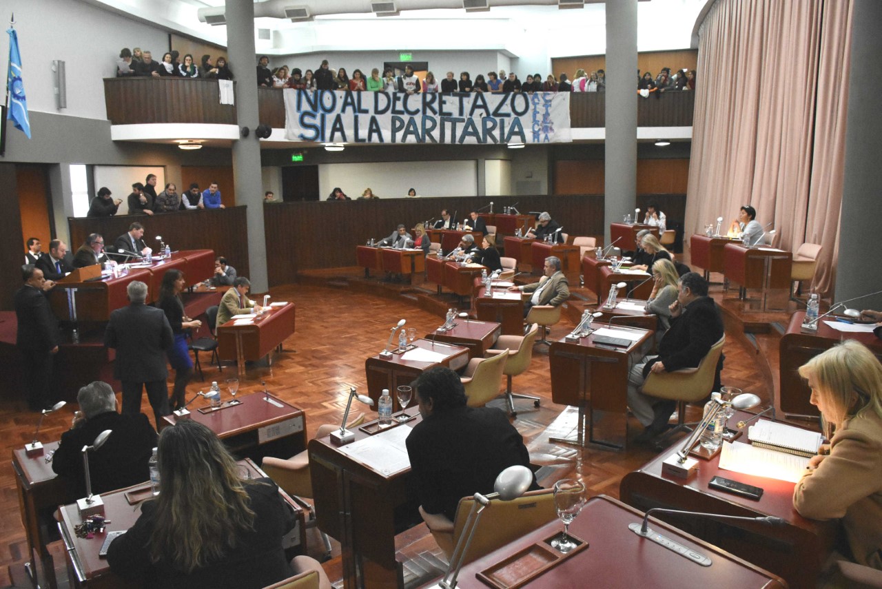 Por mayoría se votó el aumento a la policía del Chubut