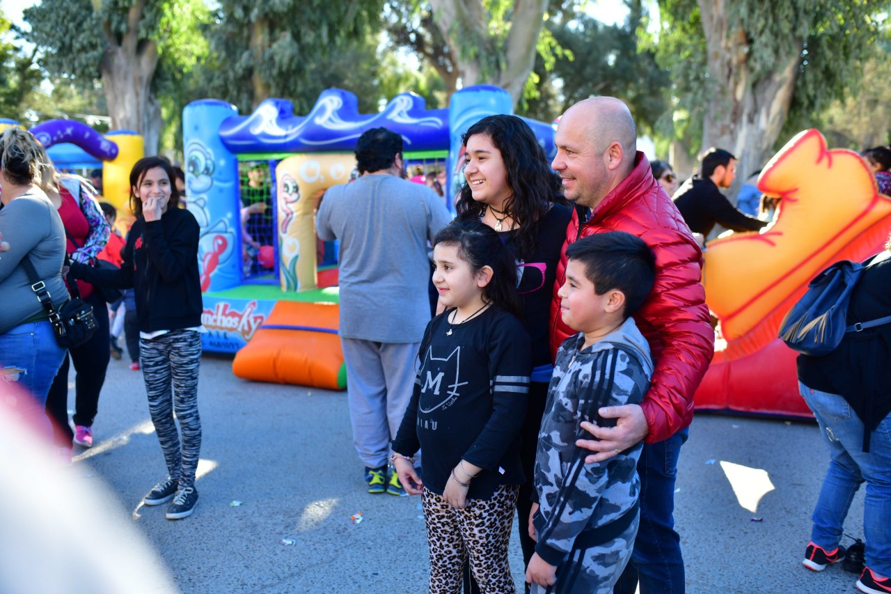 Sastre encabezó multitudinario festejo del día del niño