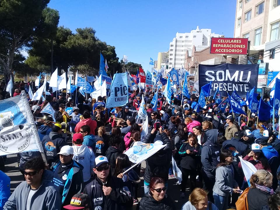 Los trabajadores, se manifestaron diciendo basta a las duras medidas del gobierno de Macri