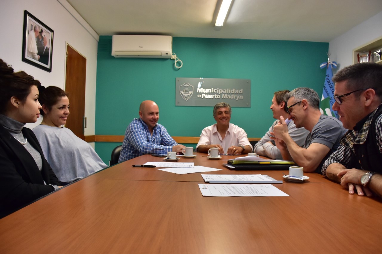 Sastre con la nueva comisión del Colegio de Arquitectos de la ciudad