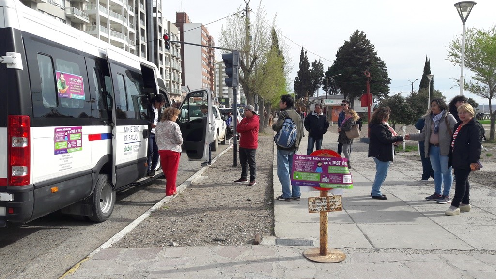 Salud realiza campaña de testeo rápido de VIH en las calles de Puerto Madryn