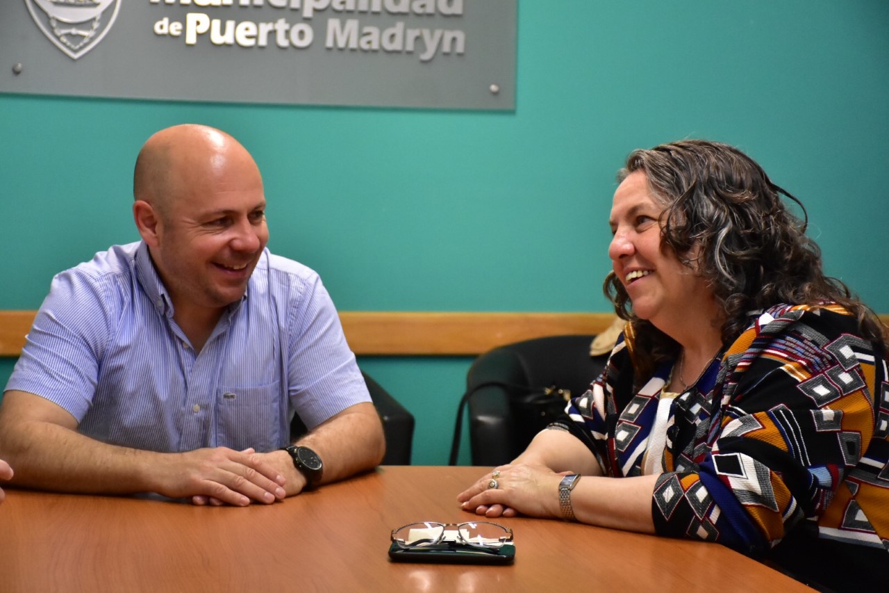 Sastre recibió a la Ministra de Familia del Chubut