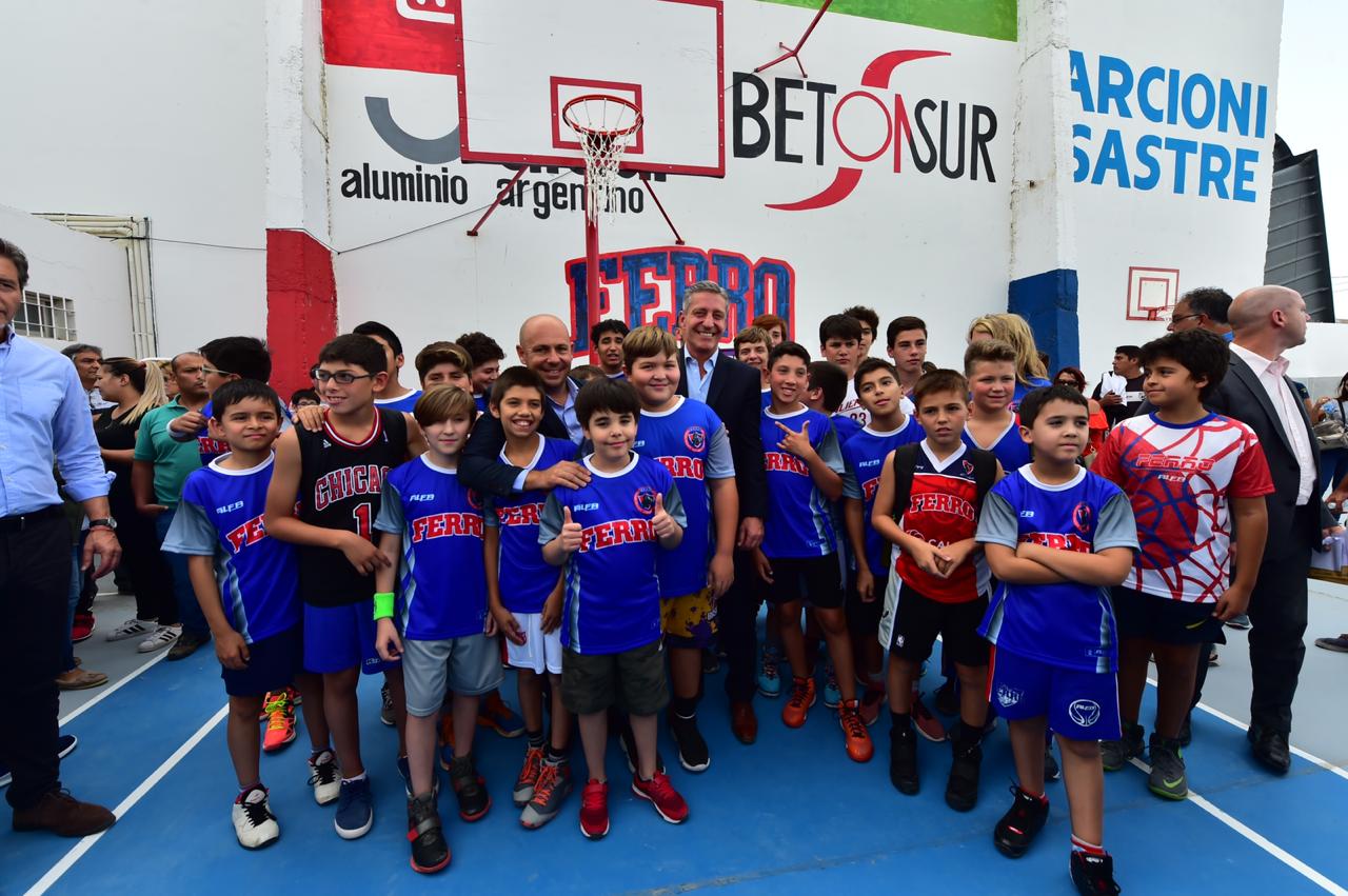 ARCIONI Y SASTRE INAUGURARON EL PLAYÓN DEPORTIVO DEL CLUB FERRO