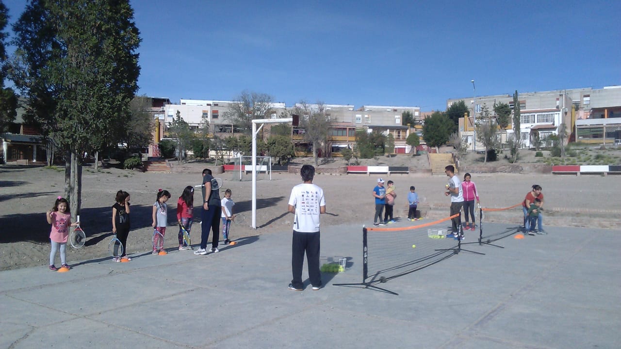 Municipio junto al Puerto Madryn Tenis Club