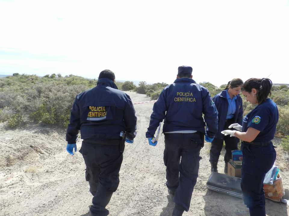 Encuentra cuerpo sin vida en costa de Madryn