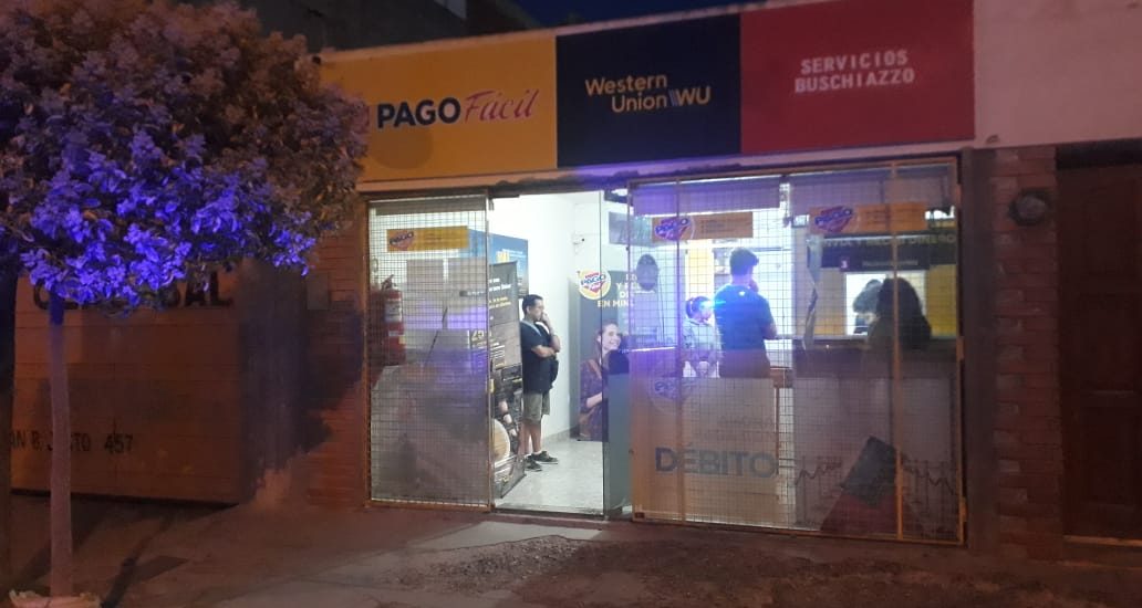 Roban Pago Facil de la calle Reconquista