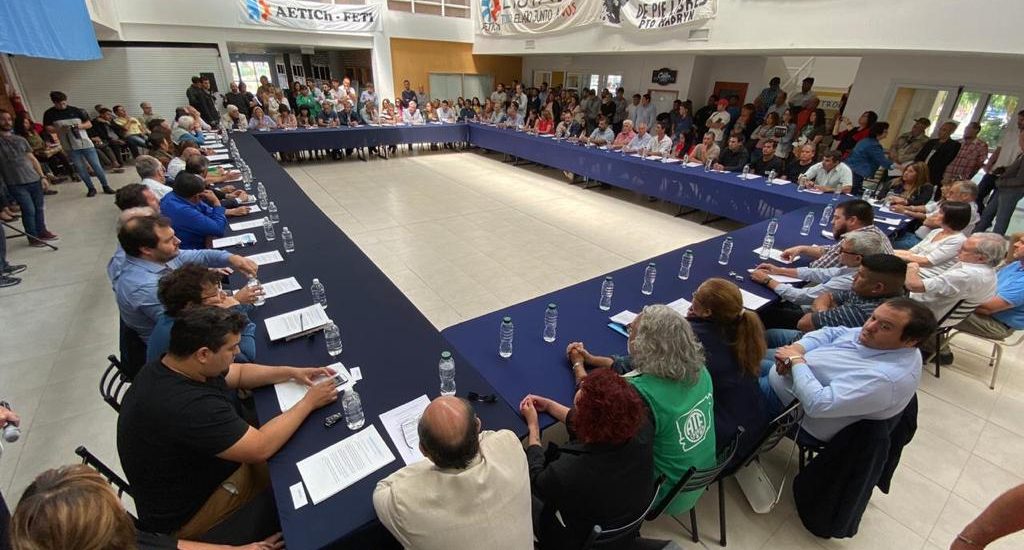 Sastre anunció ante todo el arco sociopolítico de Madryn, la creación del “Consejo Municipal contra el hambre”