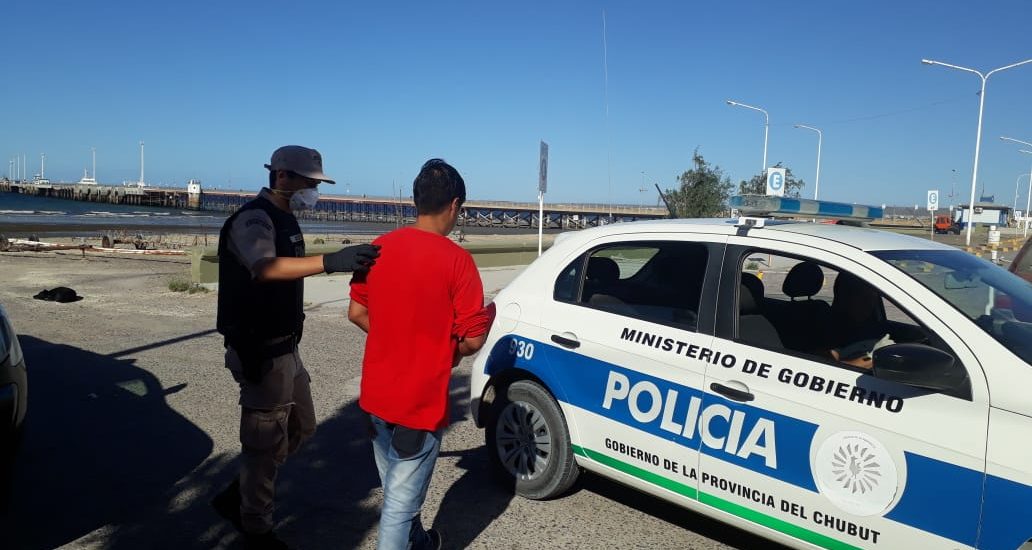 Prefectura de Madryn detuvo ciudadano Boliviano en la costa