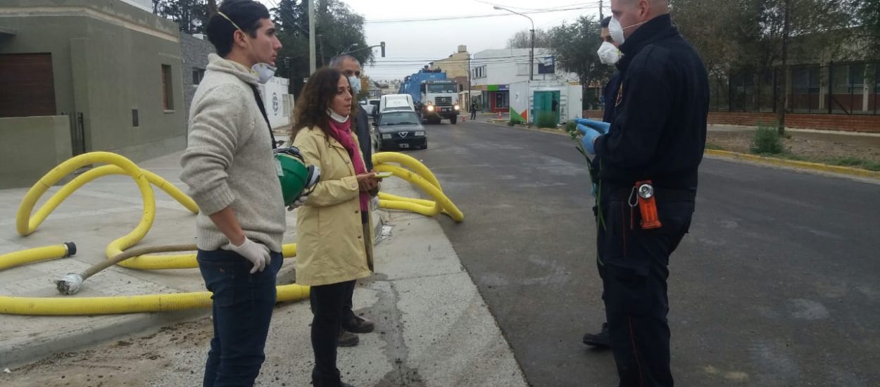 BOMBEROS ASISTEN A MUNICIPALIDAD EN LIMPIEZA DE PLUVIALES