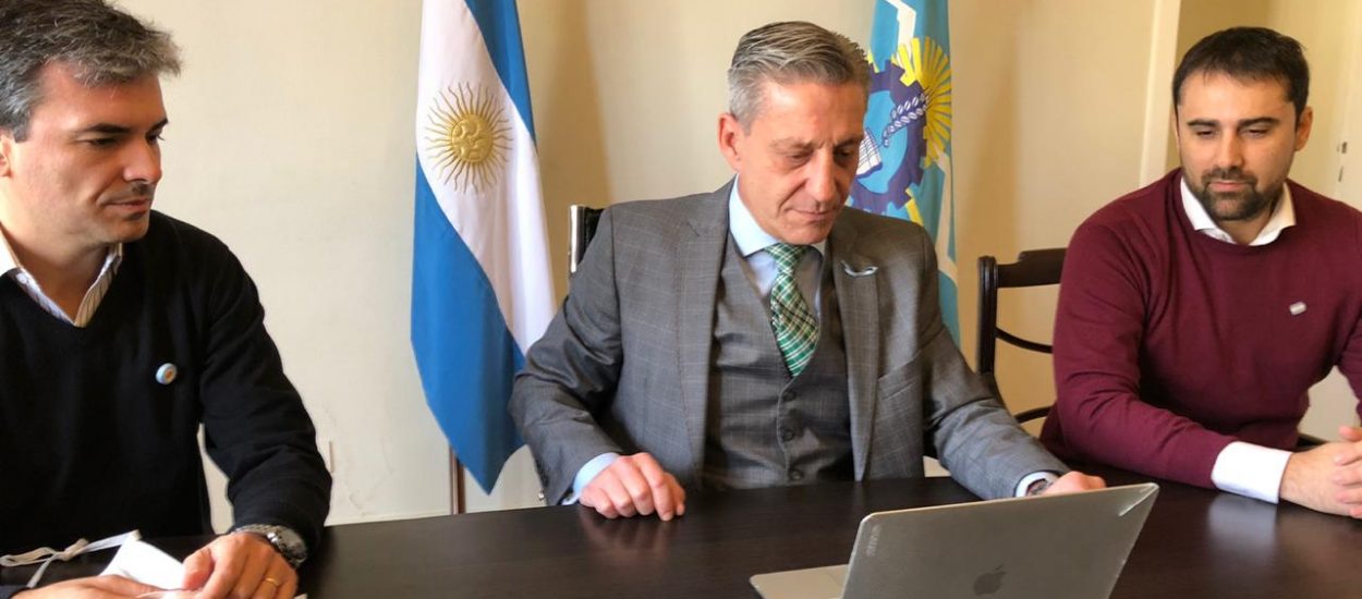 ARCIONI MANTUVO UNA VIDEOCONFERENCIA CON LAS CÁMARAS DE COMERCIO Y LA DE SERVICIOS PETROLEROS DE COMODORO RIVADAVIA