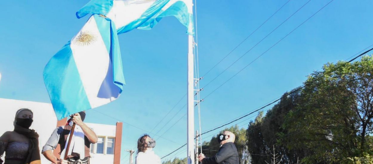 GUSTAVO SASTRE ENCABEZÓ ACTO POR EL 25 DE MAYO