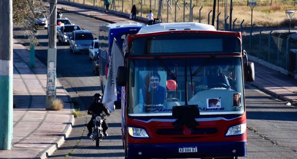 SENTIDO HOMENAJE AL CHOFER DE TRANSPORTE EL 22 FALLECIDO POR COVID-19