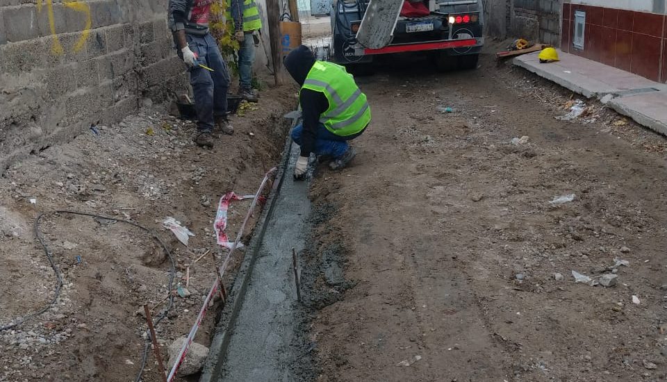 AVANZAN LOS TRABAJOS DE PAVIMENTACIÓN EN EL BARRIO EL PORVENIR 