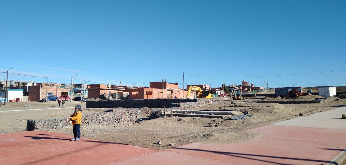 AVANZA LA CONSTRUCCIÓN DEL ESPACIO RECREATIVO “LA BOMBONERITA” EN EL BARRIO NUEVA CHUBUT