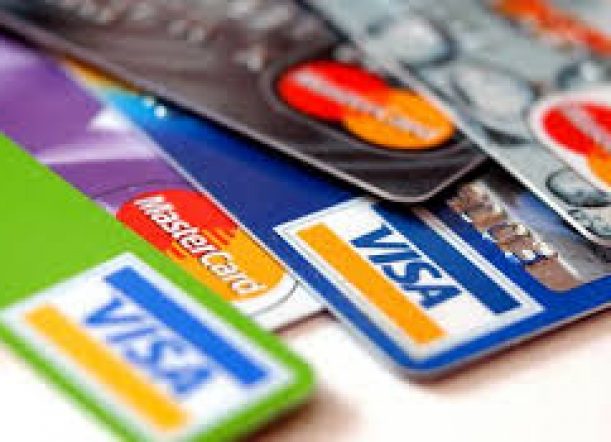 SUSPENDEN LOS DÉBITOS DE TARJETAS DE CRÉDITO VISA, MASTER Y PATAGONIA Y OFRECEN LÍNEA DE REFINANCIACIÓN