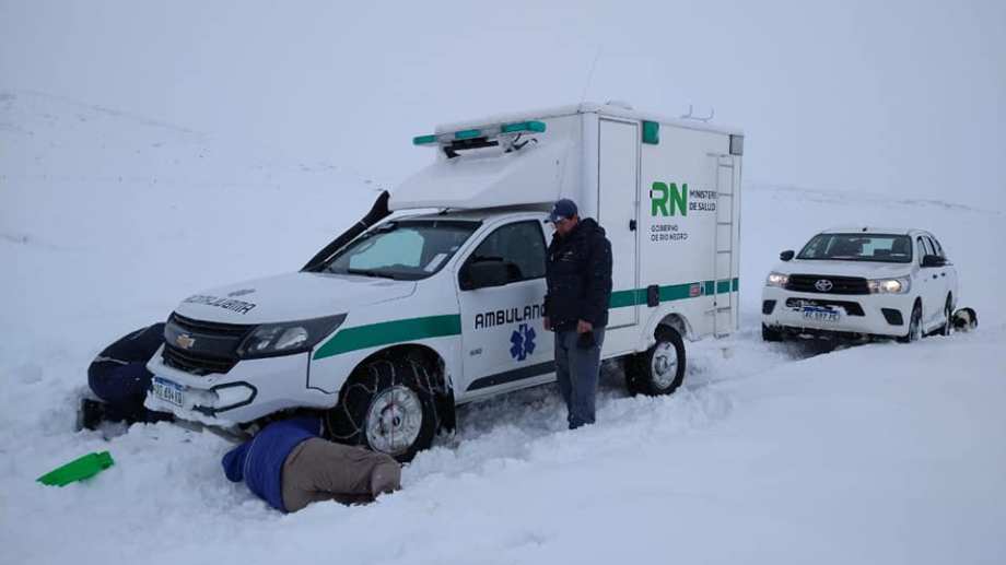 DIO A LUZ EN MEDIO DE LA NIEVE