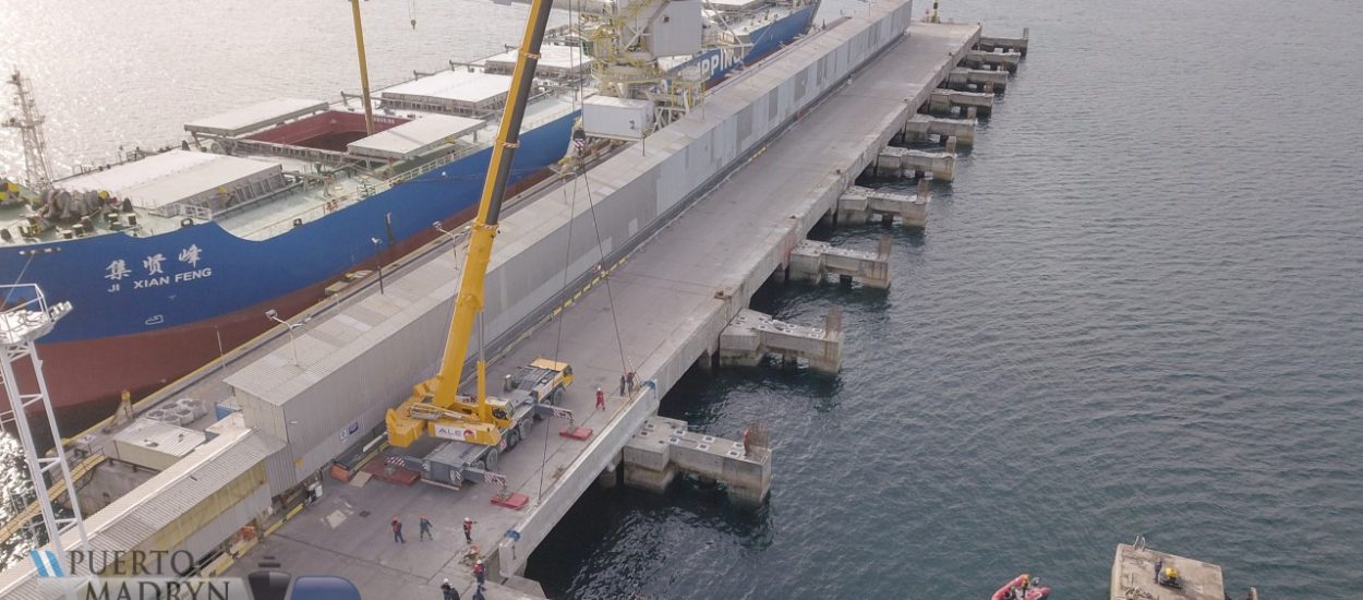 SE COMENZÓ CON EL ARMADO DE LA SUPERESTRUCTURA DEL SITIO 2 DEL MUELLE ALMIRANTE STORNI