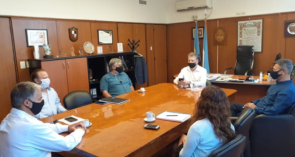 ALVAREDO RECIBIÓ AL INTENDENTE DE PIRÁMIDES Y A REPRESENTANTES DE EMPRESAS PARA AVISTAJE DE BALLENAS