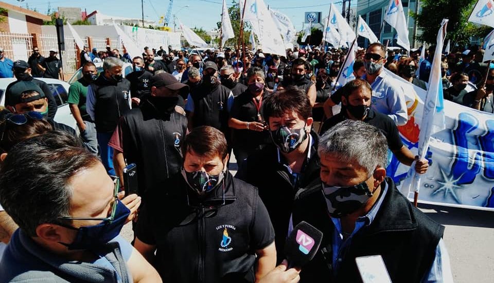 LOS TRABAJADORES Y TRABAJADORAS DE LA COOPERATIVA ELÉCTRICA PTO. MADRYN, SIEMPRE CUMPLIMOS