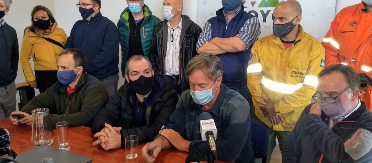 INCENDIOS EN LA CORDILLERA: PROVINCIA CONFIRMÓ LA DISPONIBILIDAD DE TODOS LOS RECURSOS Y LA DENUNCIA ANTE LA JUSTICIA PARA QUE SE INVESTIGUEN LOS HECHOS