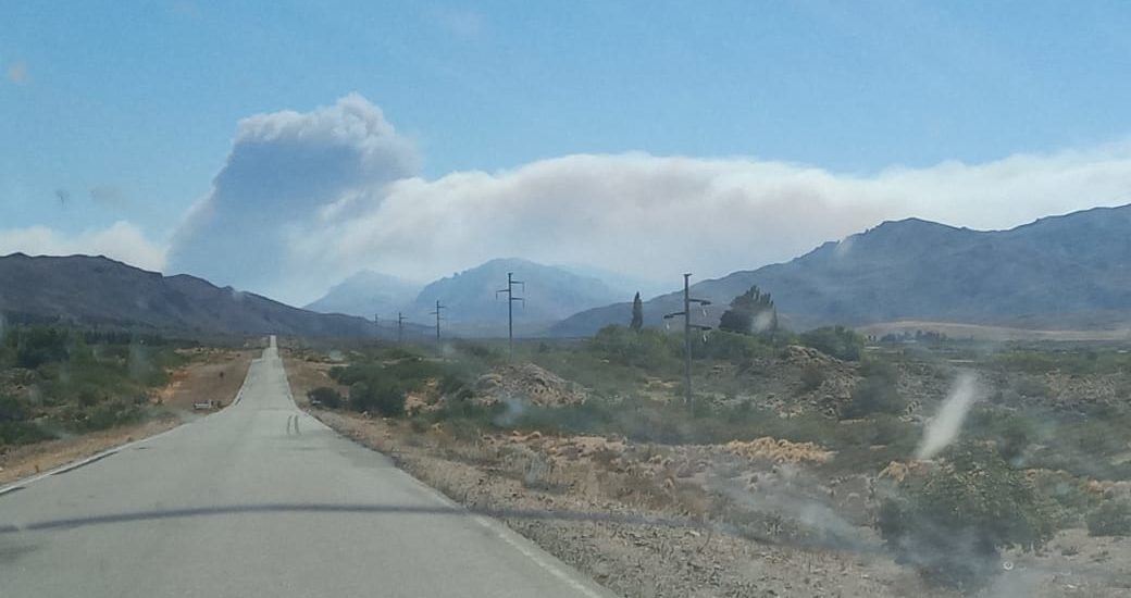 BRIGADISTAS INICIAN OPERATIVO PARA PROTEGER LA INTERFASE DE EL MAITÉN POR EL PELIGRO DE PROPAGACIÓN DEL INCENDIO CUESTA DEL TERNERO