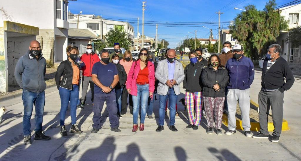 SASTRE SIGUE INAUGURANDO OBRAS DE ASFALTO EN DISTINTOS PUNTOS DE LA CIUDAD