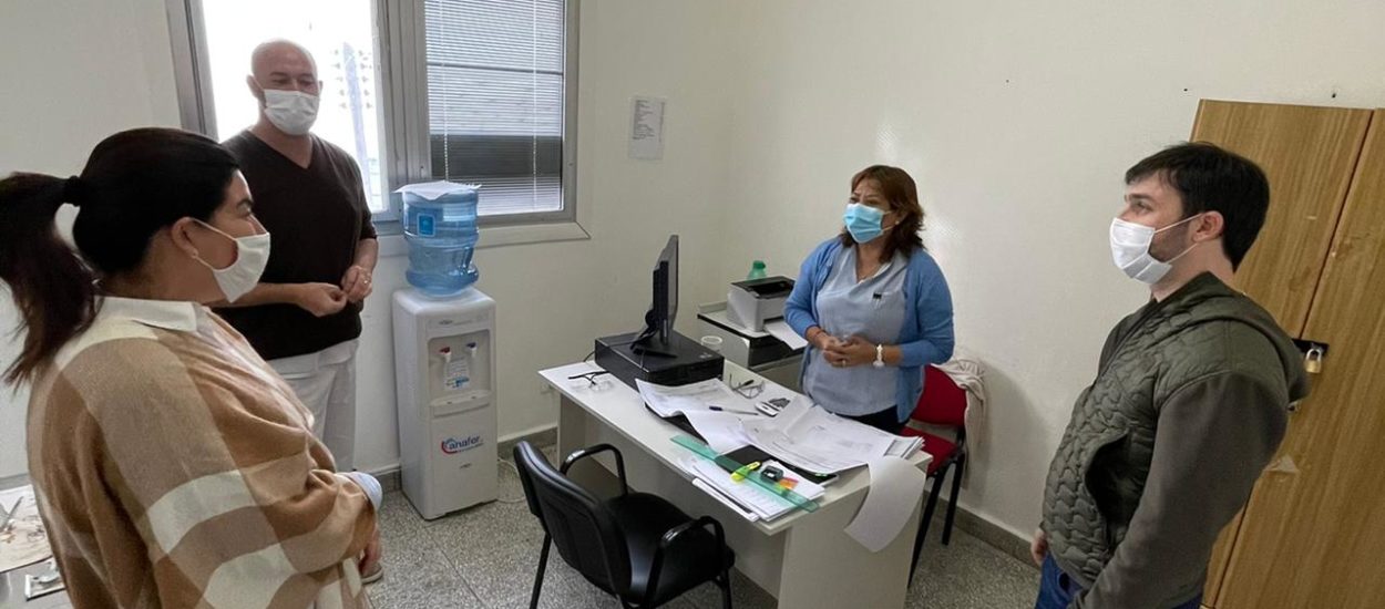 NACHO TORRES Y ANA CLARA ROMERO VISITARON EL HOSPITAL ALVEAR DE COMODORO RIVADAVIA