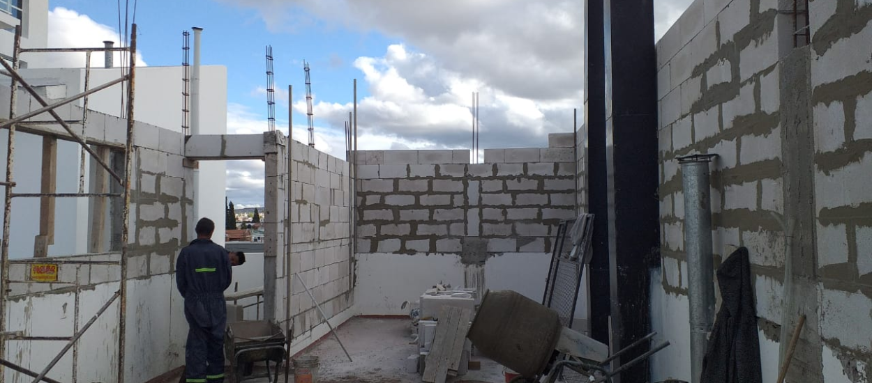 BOMBEROS MADRYN AMPLÍA SU CUARTEL CONSTRUYENDO AULA DE CAPACITACIÓN