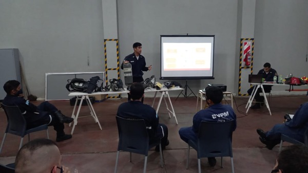 CAPACITACIÓN INSTITUCIONAL EN BOMBEROS