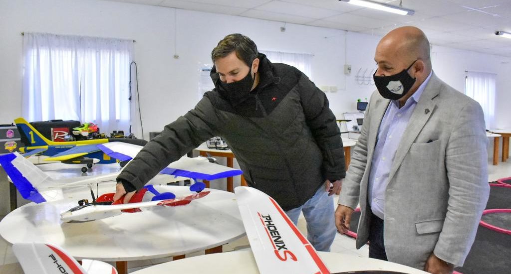 SASTRE RECORRIÓ LAS INSTALACIONES DEL CLUB DE AEROMODELISMO Y VALORÓ EL ROL SOCIAL DE LAS INSTITUCIONES DEPORTIVAS