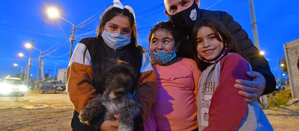 QUEDÓ INAUGURADA LA PRIMERA ETAPA DE LA RED ELÉCTRICA DEL BARRIO PERÓN, QUE BENEFICIARÁ A MÁS DE 800 FAMILIAS