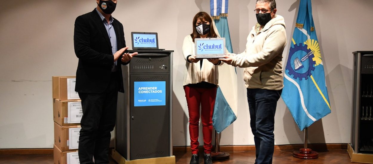 EL GOBIERNO DEL CHUBUT CONTINÚA CON LA ENTREGA DE AULAS DIGITALES MÓVILES