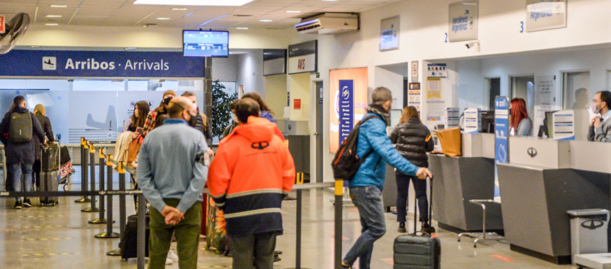 TRAS UN FIN DE SEMANA CON UNA OCUPACIÓN DEL 90%, EL INTENDENTE ANUNCIÓ QUE LADE VUELVE A VOLAR A MADRYN Y QUE AUMENTA LA FRECUENCIA DE AEROLÍNEAS ARGENTINAS