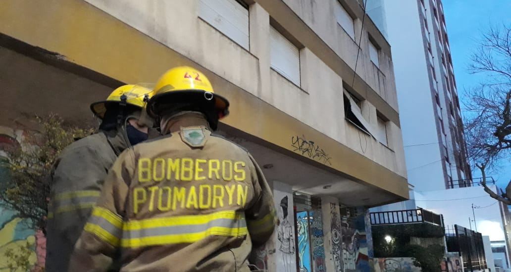 BOMBEROS DE MADRYN CIERRAN EL AÑO CON UNA PRACTICA SIN PRECEDENTES ABIERTA A LA COMUNIDAD