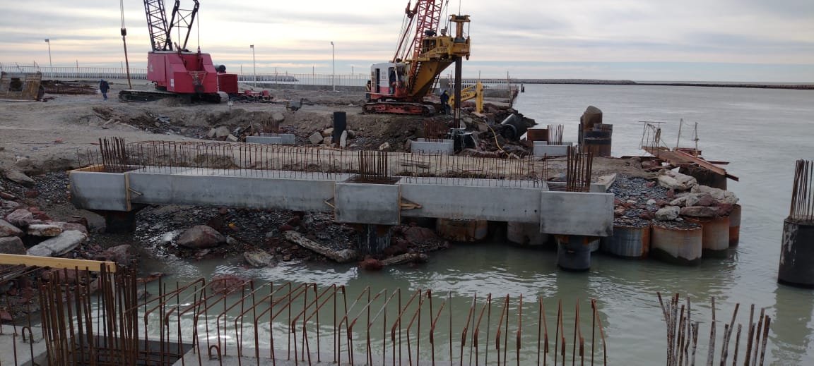 EL GOBIERNO DEL CHUBUT CONTINÚA TRABAJANDO EN LA AMPLIACIÓN DEL MUELLE NUEVO DE PUERTO RAWSON