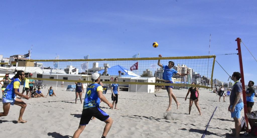 FESTIVAL DE JUEGOS DE PLAYA “ANTONIO TORREJÓN”: CONVOCATORIA PARA CARROS GASTRONÓMICOS