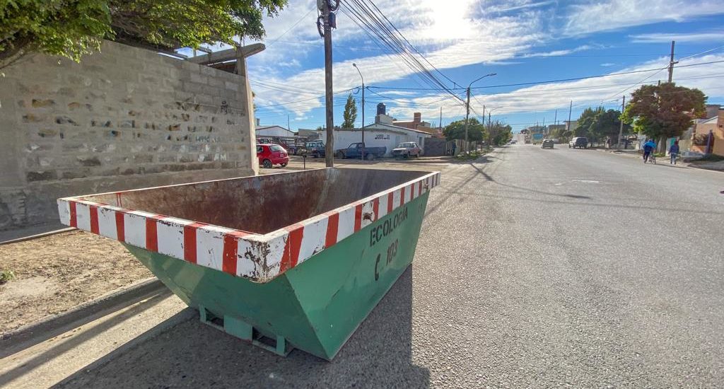 LA CAMPAÑA DE LIMPIEZA LLEGA A LOS BARRIOS SOLANA DE LA PATAGONIA Y 21 DE ENERO