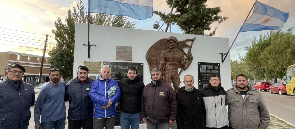 NACHO TORRES VISITÓ EL REGIMIENTO 25 DE INFANTERÍA EN SARMIENTO A 40 AÑOS DE LA GESTA DE MALVINAS