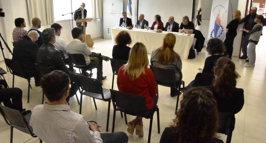 EL GOBIERNO DE LA PROVINCIA FIRMÓ CONVENIOS PARA EL IMPULSO DE ACTIVIDADES DE FORTALECIMIENTO DEL SECTOR ENERGÉTICO