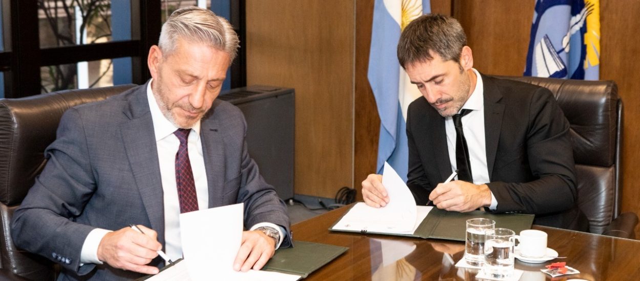 ARCIONI FIRMÓ UN CONVENIO CON EL CONSEJO FEDERAL DE INVERSIONES PARA GENERAR ENERGÍA A TRAVÉS DE LA BIOMASA FORESTAL